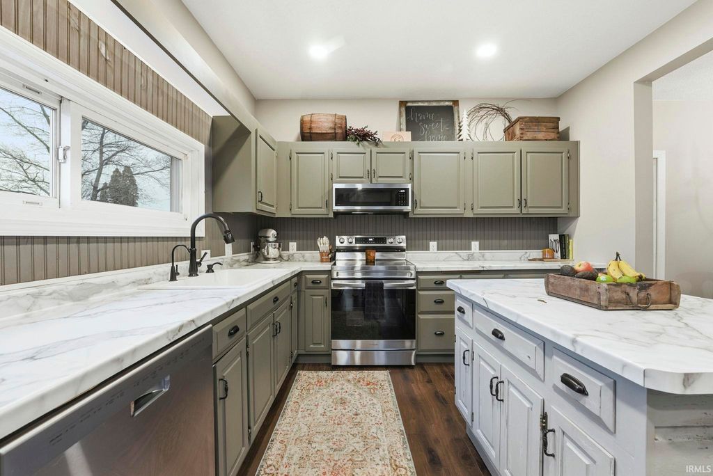 Photo of 2945 W 900 N Road, Columbia City, IN 46725 (MLS # 202547444)