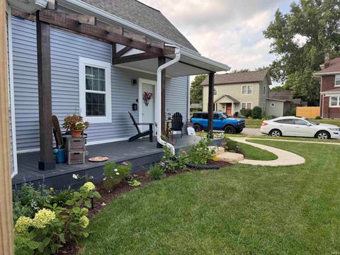 Tiny photo for 1017 W Taylor Street, Kokomo, IN 46901 (MLS # 202532953)