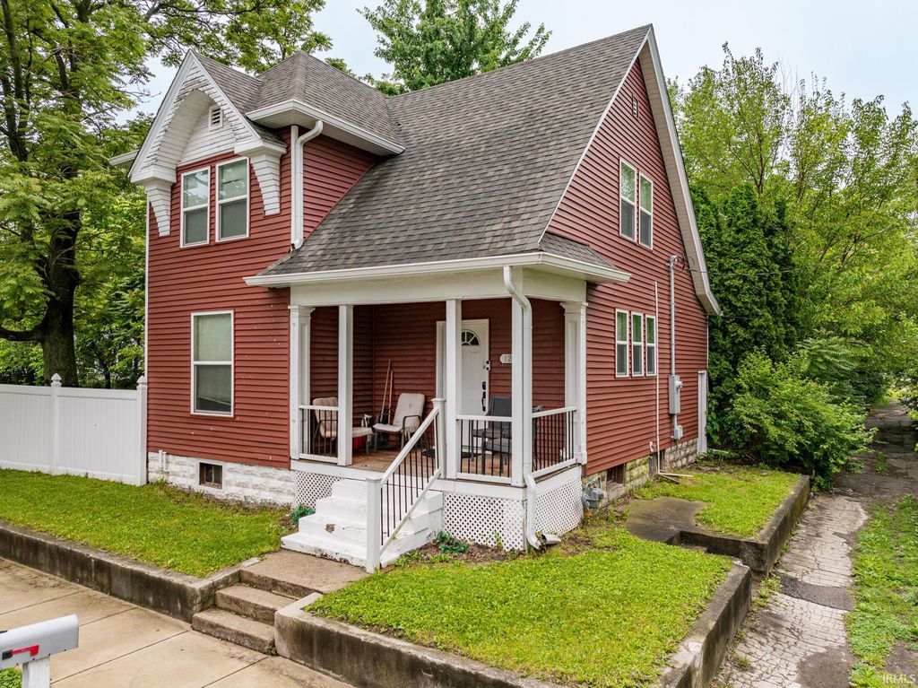 Photo of 1215 S Jefferson Street, Muncie, IN 47302 (MLS # 202620060)