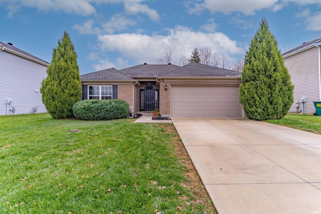 Photo of 832 Tawny Drive, Evansville, IN 47712 (MLS # 202548389)