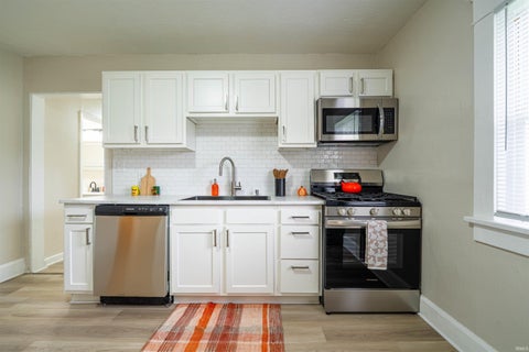 Tiny photo for 2202 S Delawanda Avenue, Muncie, IN 47302 (MLS # 202634665)