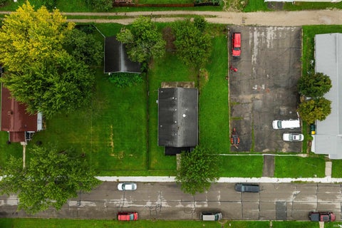 Tiny photo for 2202 S Delawanda Avenue, Muncie, IN 47302 (MLS # 202634665)