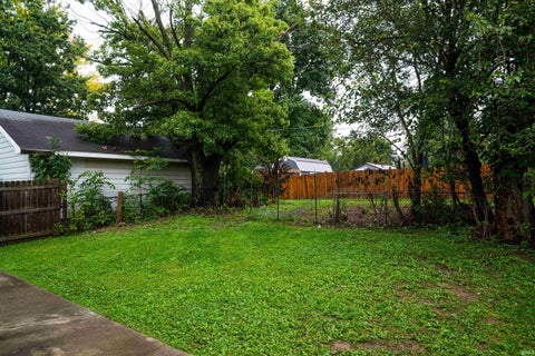 Tiny photo for 2202 S Delawanda Avenue, Muncie, IN 47302 (MLS # 202634665)
