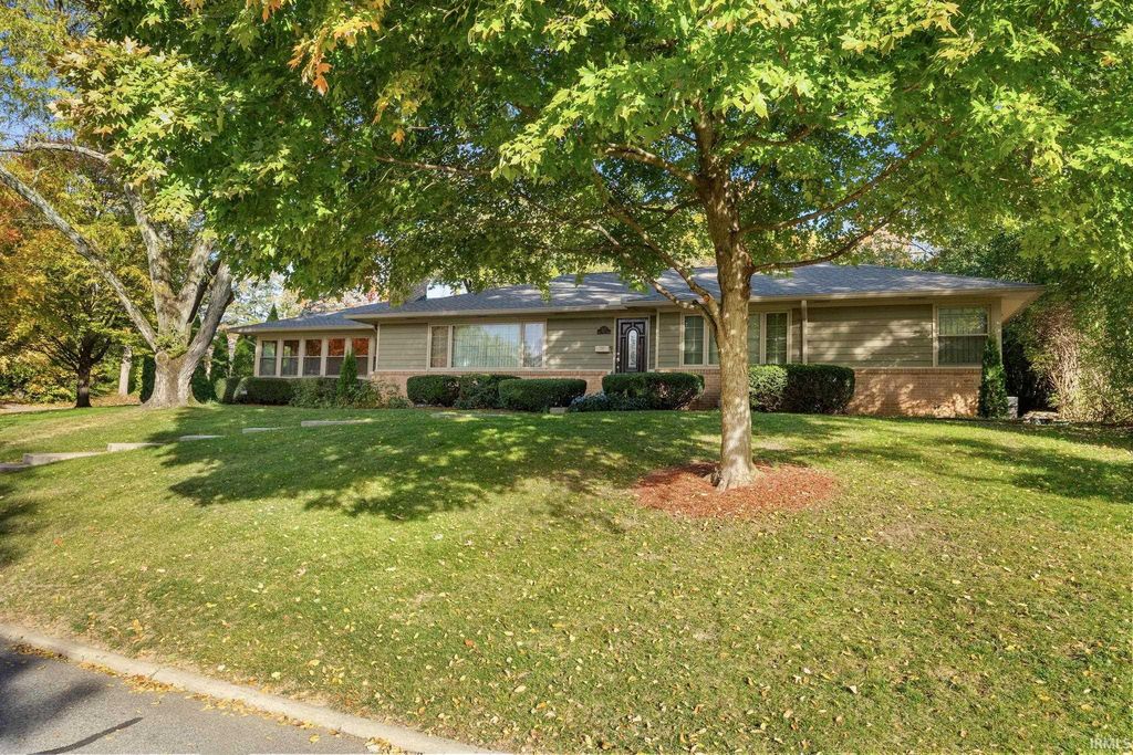 Photo of 222 Forest Hill Drive, West Lafayette, IN 47906 (MLS # 202605550)