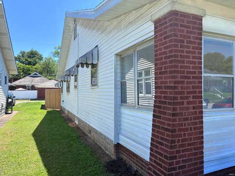 Tiny photo for 13 Wedeking Avenue, Evansville, IN 47711 (MLS # 202621468)