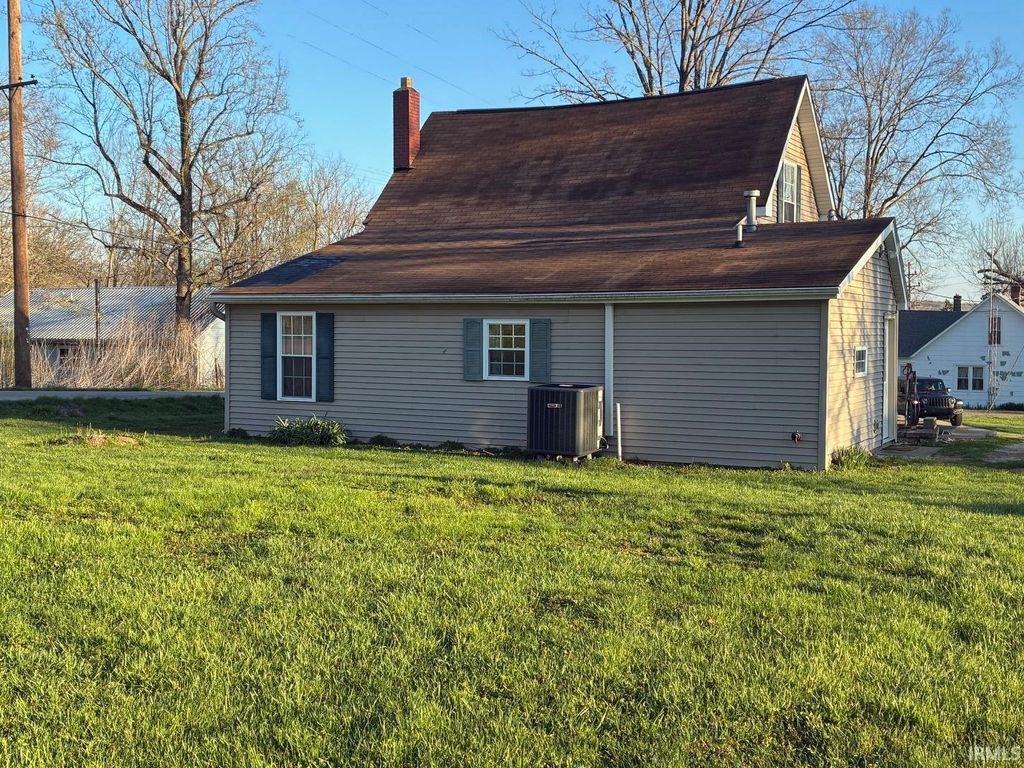 Photo of 5421 N Riverside Road, Attica, IN 47918 (MLS # 202611808)