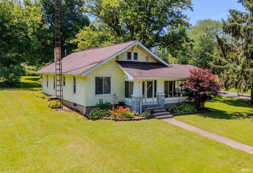 Photo of 5522 S Lincoln Boulevard, Marion, IN 46953 (MLS # 202627462)