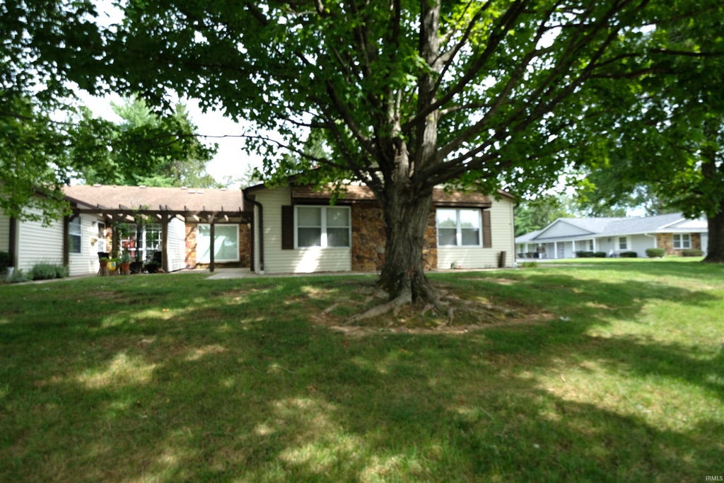 Photo of 1193 E Buckingham Street, Bloomington, IN 47401 (MLS # 202635719)