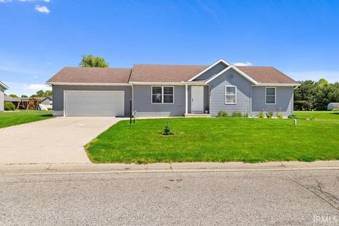 Photo of 72102 Adam Street, Milford, IN 46542 (MLS # 202618703)
