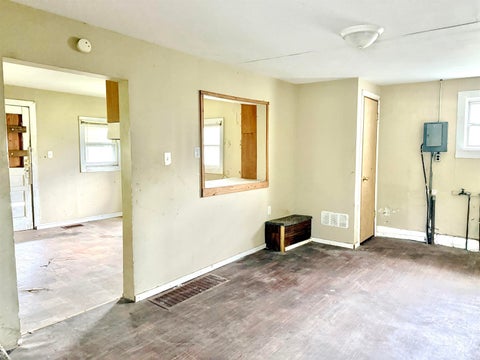 Tiny photo for 1327 S Harrison Street, Shelbyville, IN 46176 (MLS # 202627670)