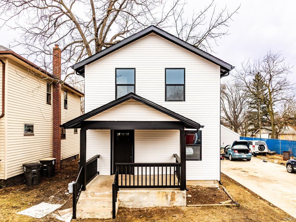 Photo of 1426 Eckart Street, Fort Wayne, IN 46806 (MLS # 202605466)