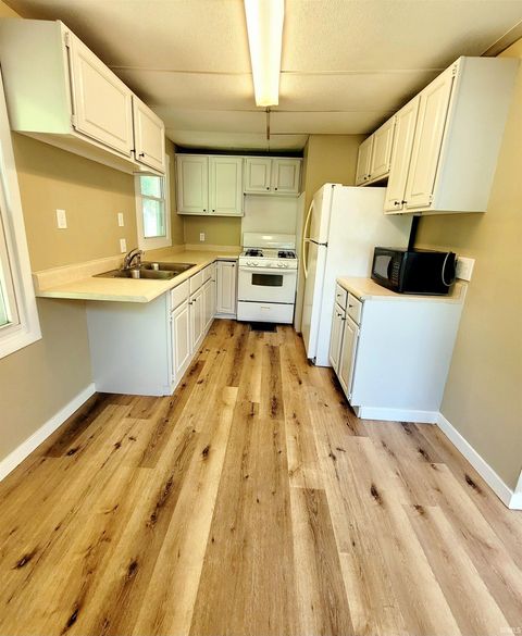 Tiny photo for 1109 20th Street, Logansport, IN 46947 (MLS # 202627023)
