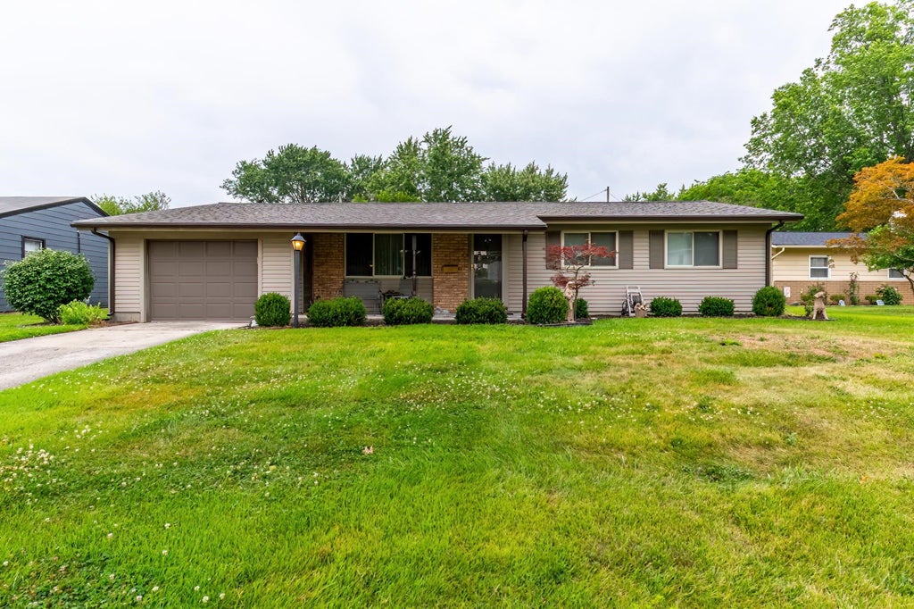 Photo of 3815 Hastings Road, Fort Wayne, IN 46805 (MLS # 202630470)