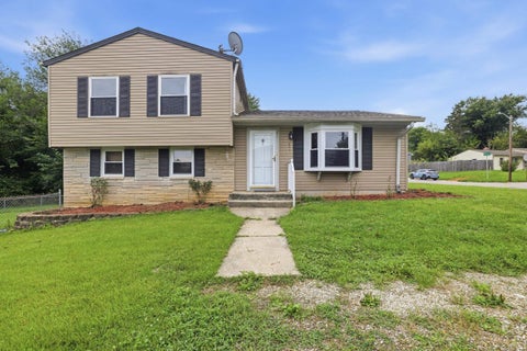 Photo of 831 W Briarcliff Drive, Bloomington, IN 47404 (MLS # 202634125)