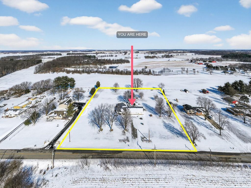 Photo of 29705 New Road, North Liberty, IN 46554 (MLS # 202605916)