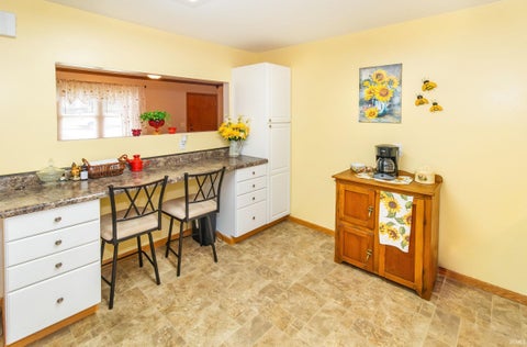 Tiny photo for 31 W Bujey Drive, Evansville, IN 47710 (MLS # 202633064)