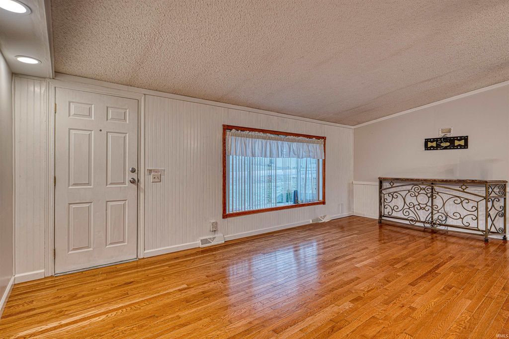 Photo of 11101 Country Homes Drive, Evansville, IN 47712 (MLS # 202606709)