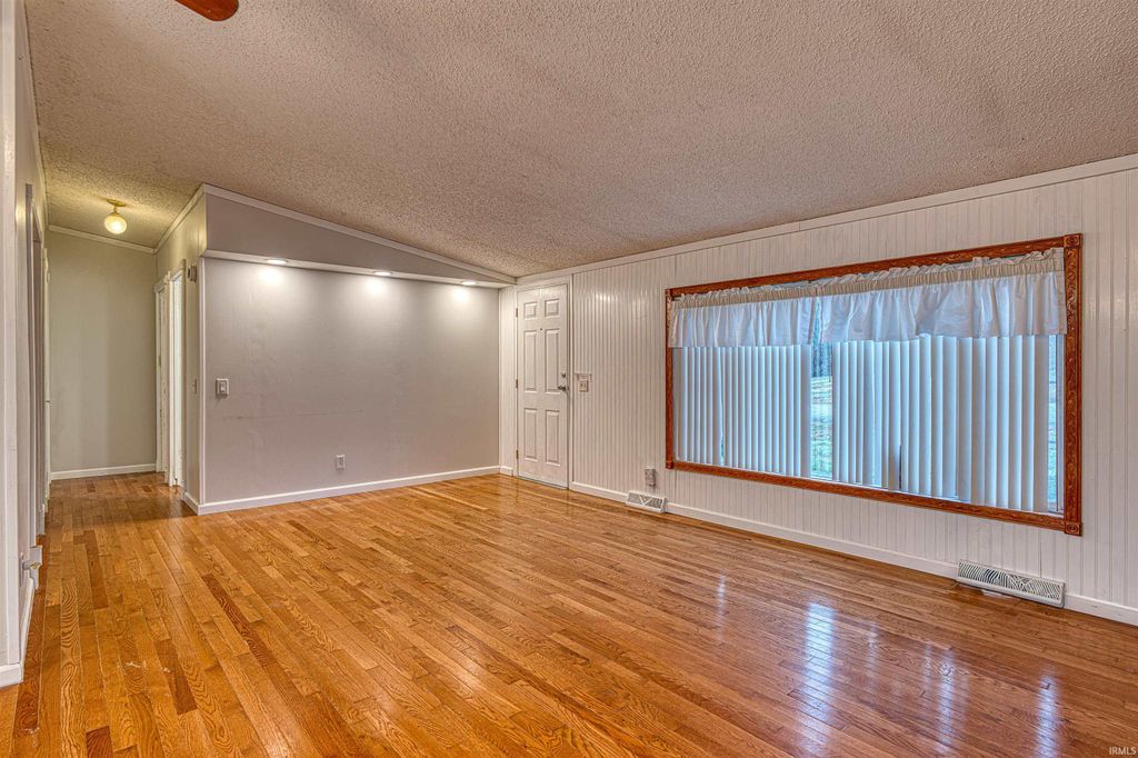 Photo of 11101 Country Homes Drive, Evansville, IN 47712 (MLS # 202606709)