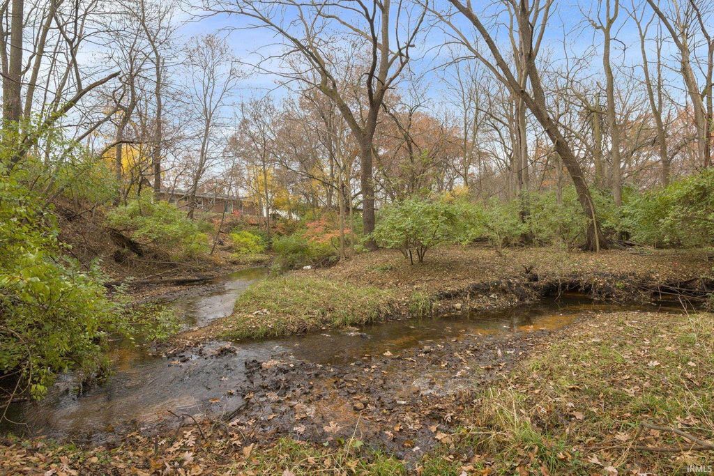 Photo of 55617 Riverdale Drive, Elkhart, IN 46514 (MLS # 202547634)