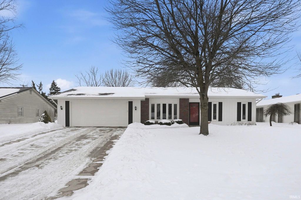 Photo of 107 Mcintyre Drive, Auburn, IN 46706 (MLS # 202603926)