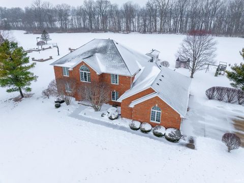 Photo of 2106 S 150 East Road, Peru, IN 46970 (MLS # 202603457)