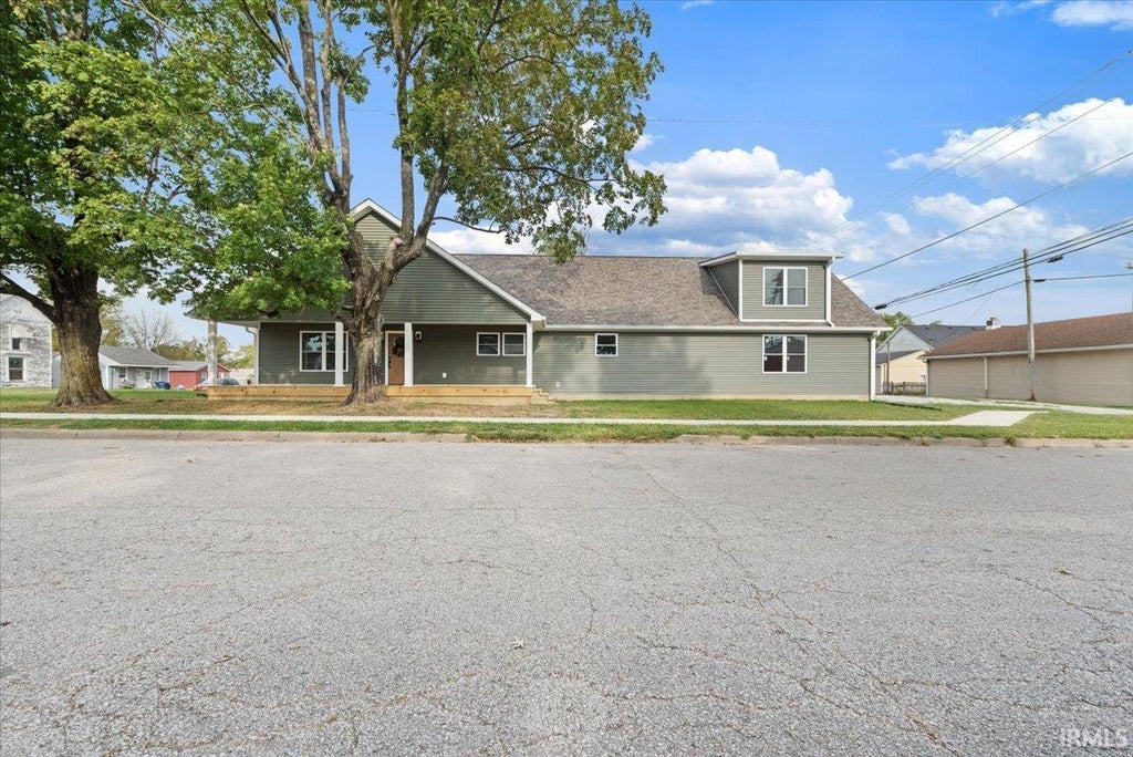 Photo of 324 W Warren Street, Mitchell, IN 47446 (MLS # 202641367)
