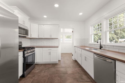 Tiny photo for 211 W Catherine Street, Milford, IN 46542 (MLS # 202637795)