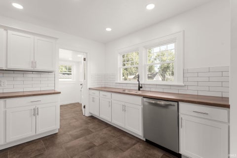 Tiny photo for 211 W Catherine Street, Milford, IN 46542 (MLS # 202637795)