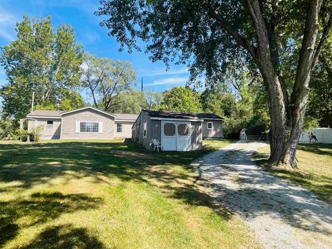 Photo of 2389 S Wallick Road, Peru, IN 46970 (MLS # 202535061)