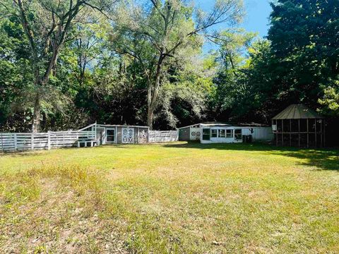 Tiny photo for 2389 S Wallick Road, Peru, IN 46970 (MLS # 202535061)