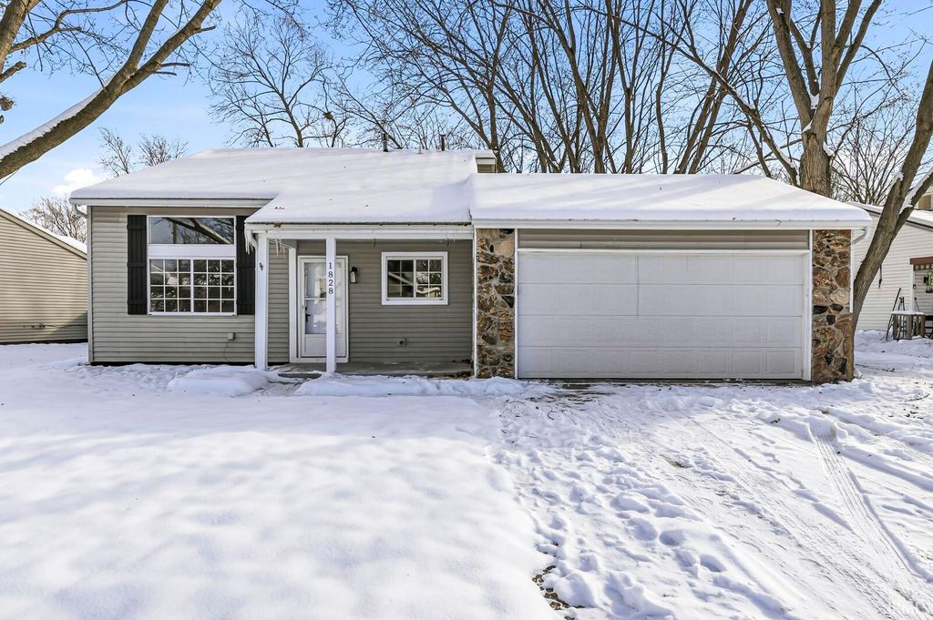 Photo of 1828 Woodland Drive, Elkhart, IN 46514 (MLS # 202548270)