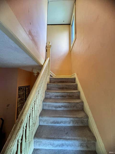 Tiny photo for 925 Crescent Avenue, Fort Wayne, IN 46805 (MLS # 202617844)