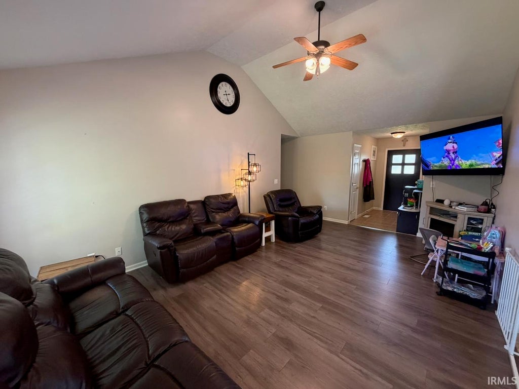 Photo of 4644 Rathbone Drive, Evansville, IN 47725 (MLS # 202625985)