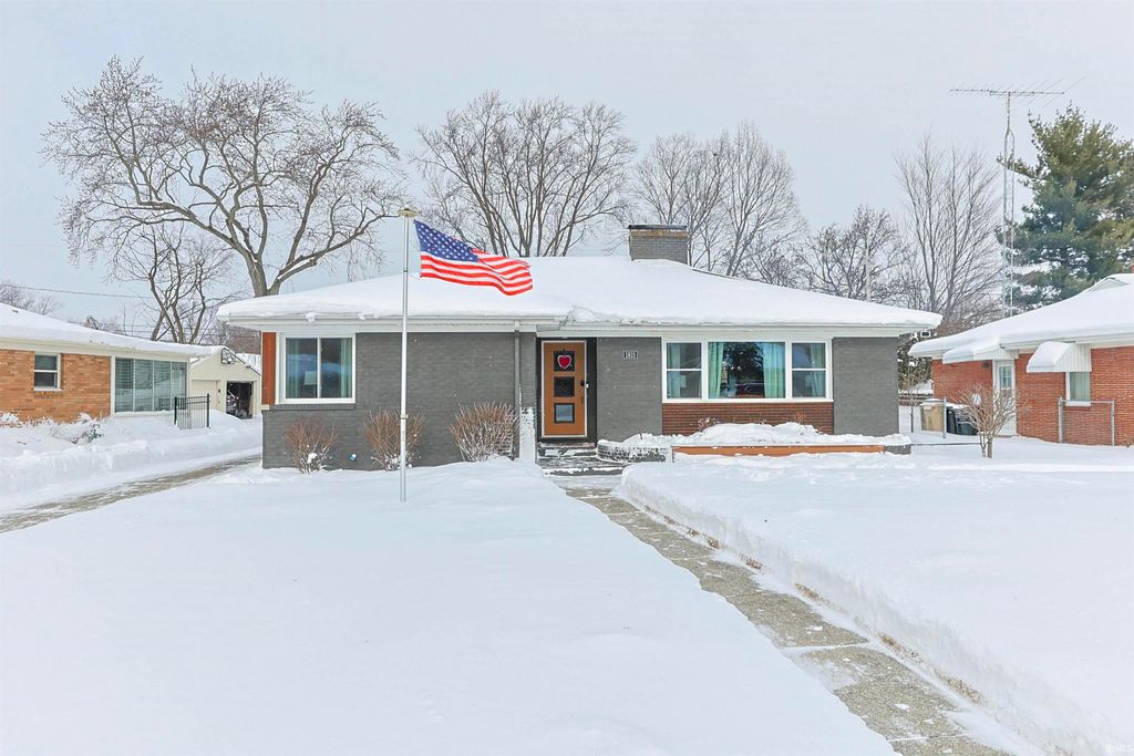 Photo of 1915 Rockne Drive, South Bend, IN 46617 (MLS # 202602884)