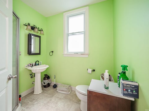 Tiny photo for 425 Maxwell Avenue, Evansville, IN 47711 (MLS # 202626928)