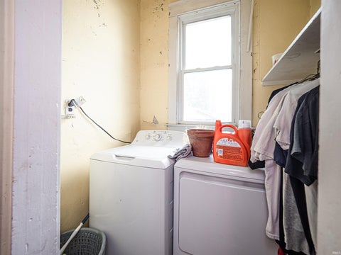 Tiny photo for 425 Maxwell Avenue, Evansville, IN 47711 (MLS # 202626928)