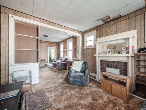 Tiny photo for 425 Maxwell Avenue, Evansville, IN 47711 (MLS # 202626928)