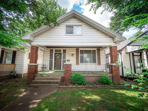 Photo of 425 Maxwell Avenue, Evansville, IN 47711 (MLS # 202626928)