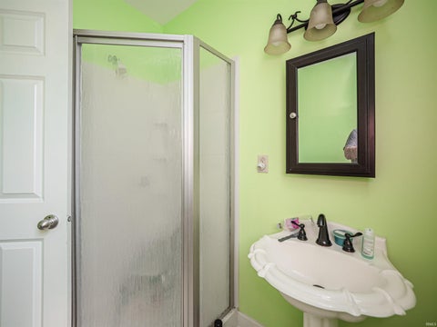 Tiny photo for 425 Maxwell Avenue, Evansville, IN 47711 (MLS # 202626928)