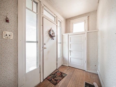Tiny photo for 425 Maxwell Avenue, Evansville, IN 47711 (MLS # 202626928)