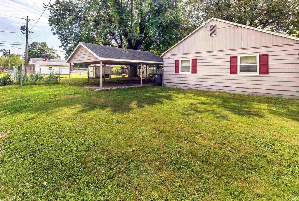Photo of 1531 Waggoner Avenue, Evansville, IN 47714 (MLS # 202632323)