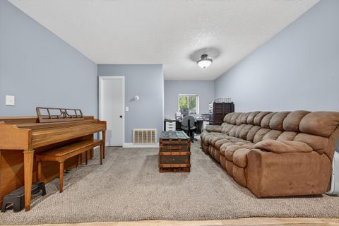 Tiny photo for 1126 19th Street, Logansport, IN 46947 (MLS # 202538145)