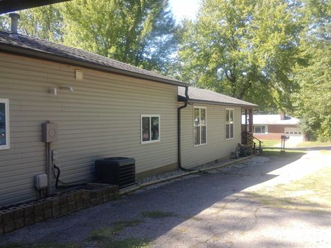 Tiny photo for 1126 19th Street, Logansport, IN 46947 (MLS # 202538145)