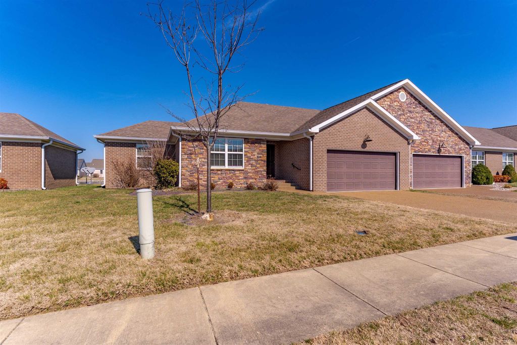 Photo of 9904 Arbor Lake Drive, Newburgh, IN 47630 (MLS # 202606543)