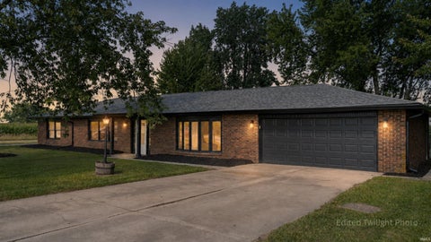 Tiny photo for 9290 S County Road 200 W, Muncie, IN 47302 (MLS # 202631353)