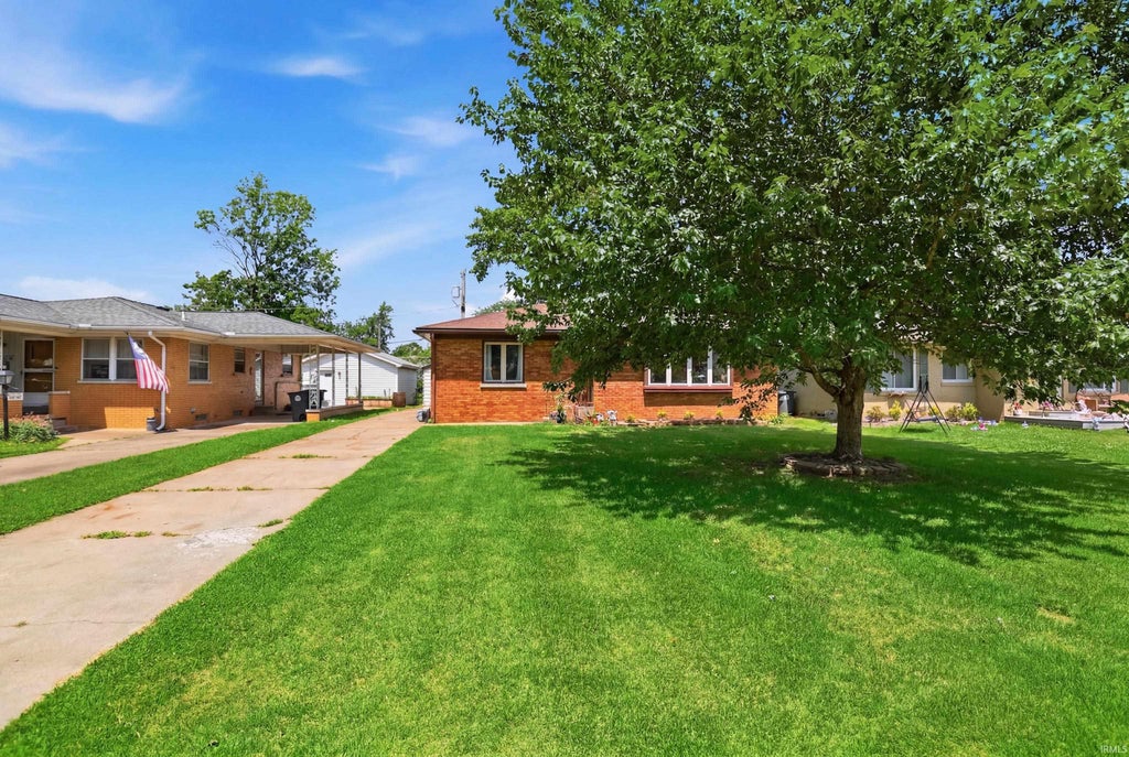 Photo of 2116 Southeast Boulevard, Evansville, IN 47714 (MLS # 202626522)