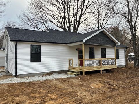 Photo of 701 W Main Street, Bruceville, IN 47516 (MLS # 202606083)