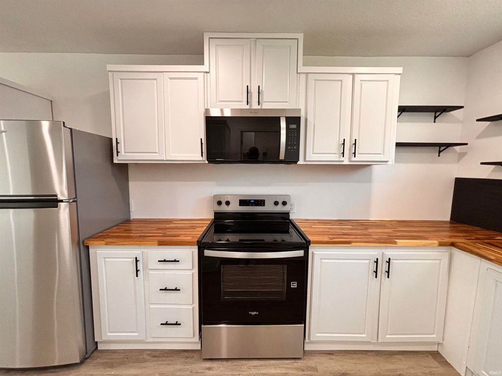 Photo of 1003 W Quincy Street, Garrett, IN 46738 (MLS # 202545793)