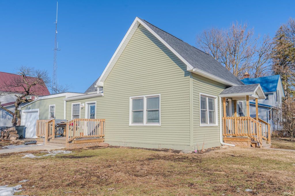 Photo of 601 E 3rd Street, Fowler, IN 47944 (MLS # 202604599)