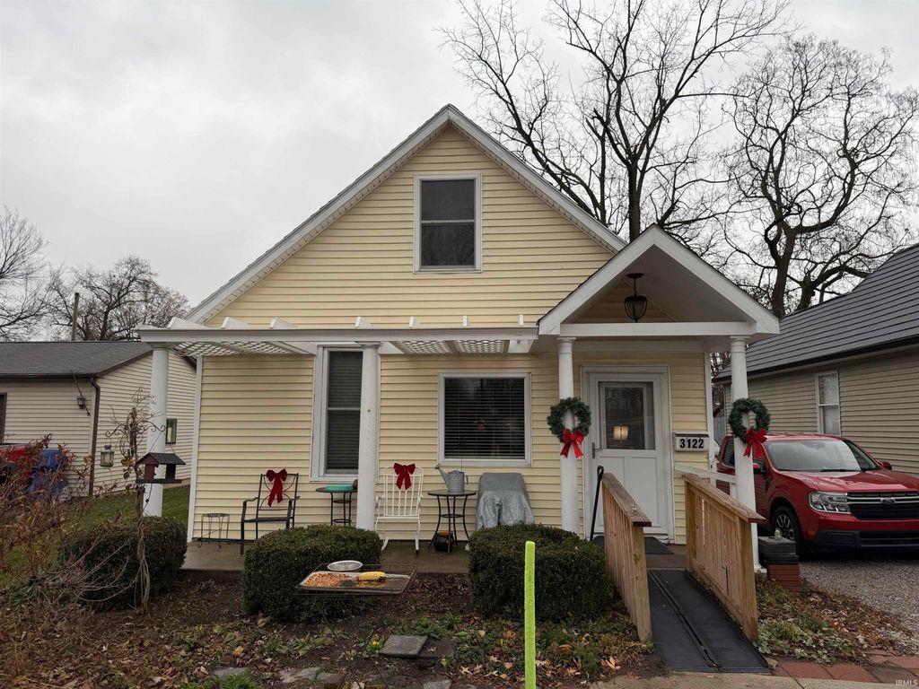 Photo of 3122 Woodrow Avenue, Fort Wayne, IN 46805 (MLS # 202547879)